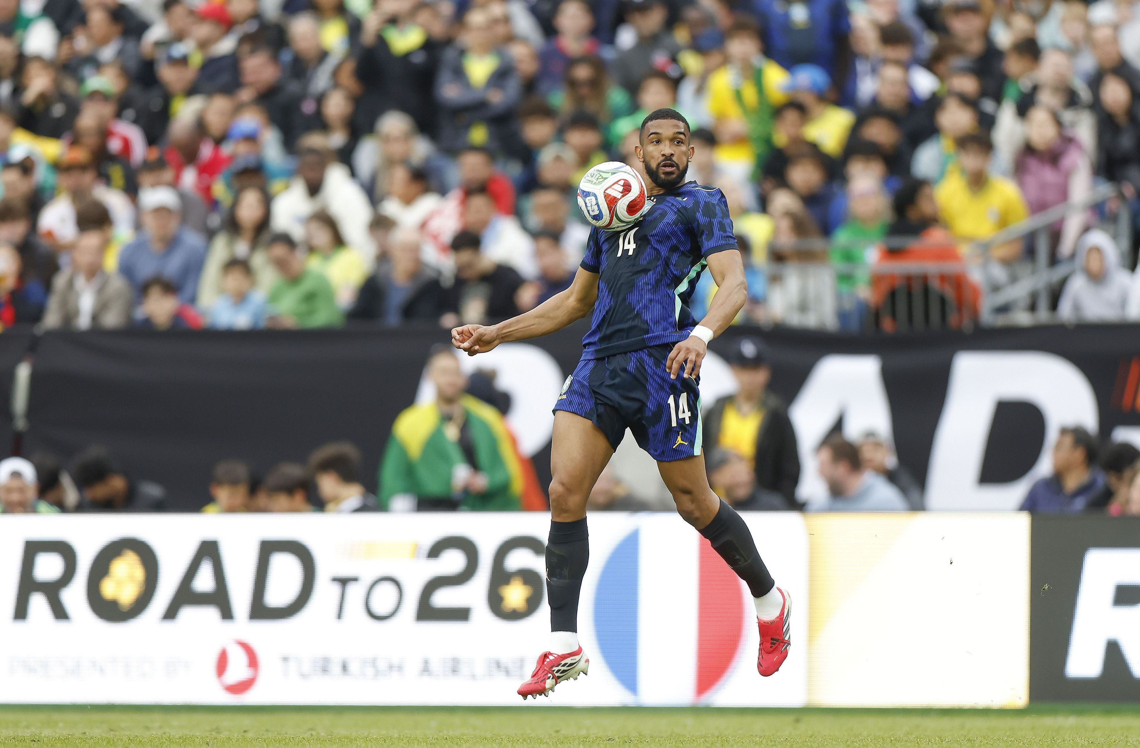 Ex-Atlético, jogador da Seleção monta 'zagueiro perfeito'; veja escolhidos
