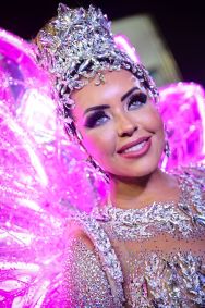 Desfile da Rosas de Ouro no Carnaval de SP em 2025