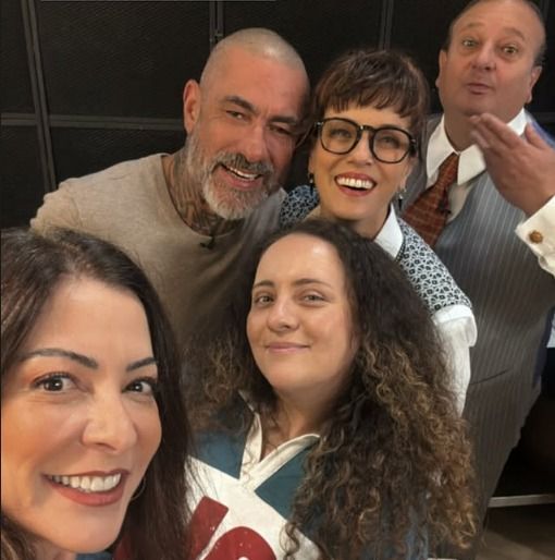 Ana Paula Padrão apareceu ao lado dos antigos colegas do MasterChef Brasil 