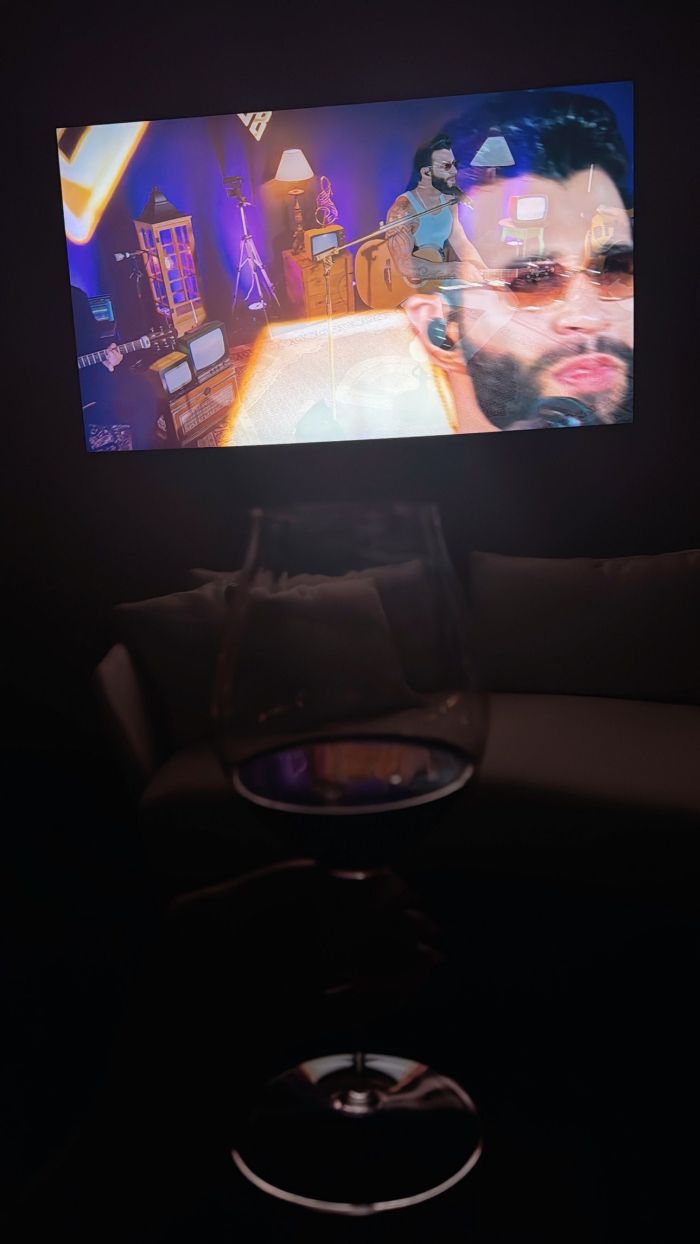 Andressa Suíta posta stories nas redes sociais após notícia do indiciamento ir ao ar pelo Fantástico 