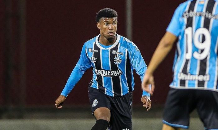 Danillo, meio-campista da base do Grêmio