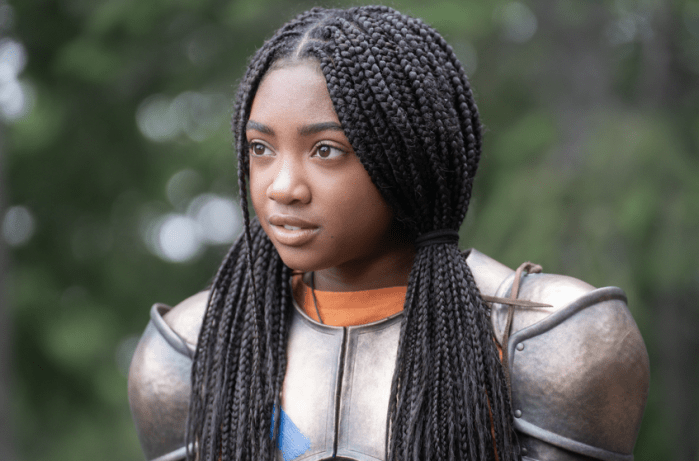 Leah Sava Jeffries interpreta Annabeth Chase