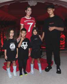 georginarodriguez-cristianoronaldo.jpg