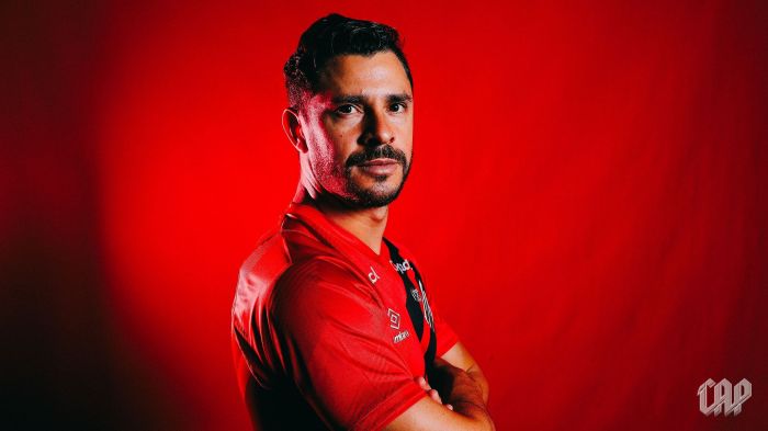 Giuliano, anunciado como novo reforço do Athletico-PR
