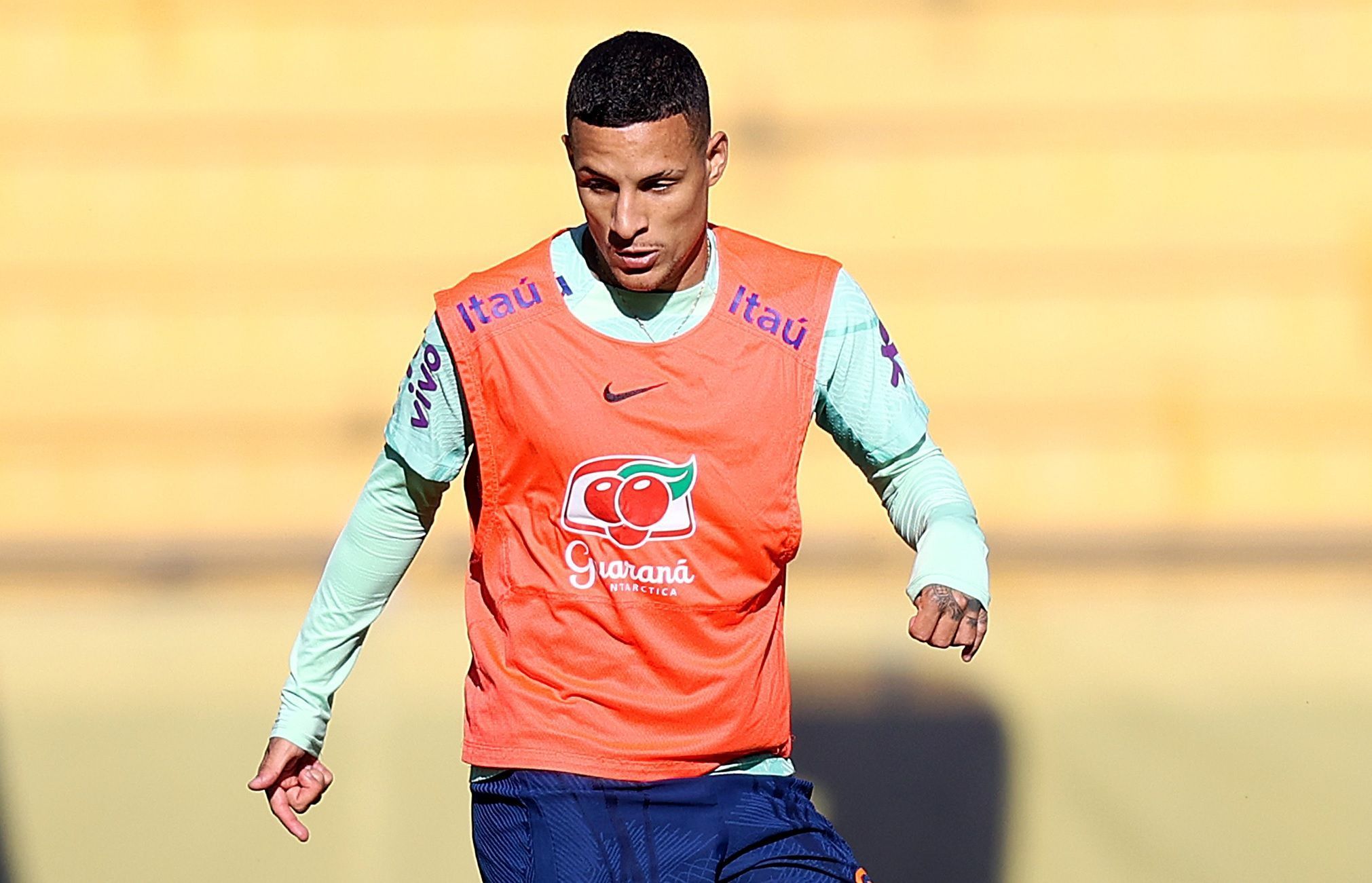 Arana, do Atlético, é cortado da Seleção por lesão, e Dorival convoca substituto