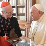 Arcebispo de São Paulo renuncia, mas ficará no cargo por mais 2 anos