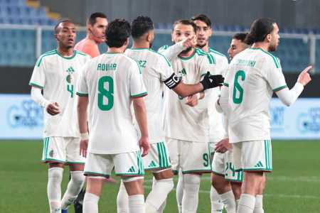 Jogadores comemoram gol em Argélia 7 x 0 Guatemala, em amistoso na Itália em 2026