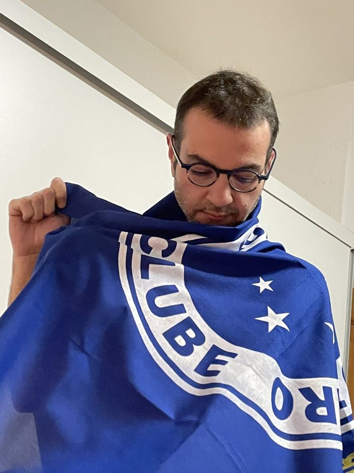 Ari Aguiar é narrador de esportes americanos na ESPN e torcedor do Cruzeiro