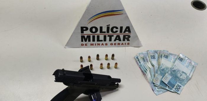 Arma e dinheiro foram apreendidos pela PM Arma e dinheiro foram apreendidos pela PM