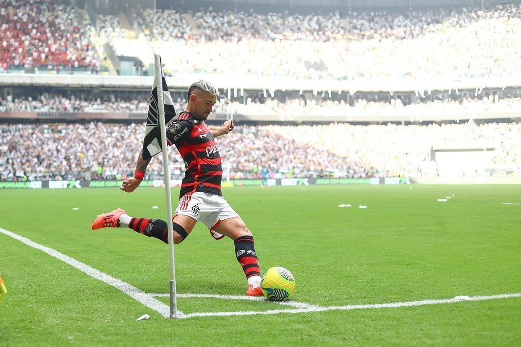 Arrascaeta confirma que passará por cirurgia após título do Flamengo