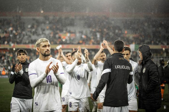 Arrascaeta após a derrota do Uruguai para a Costa do Marfim, em amistoso na França