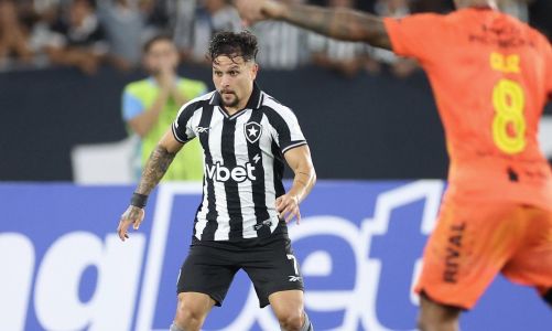 Artur em ação pelo Botafogo na temporada 2026