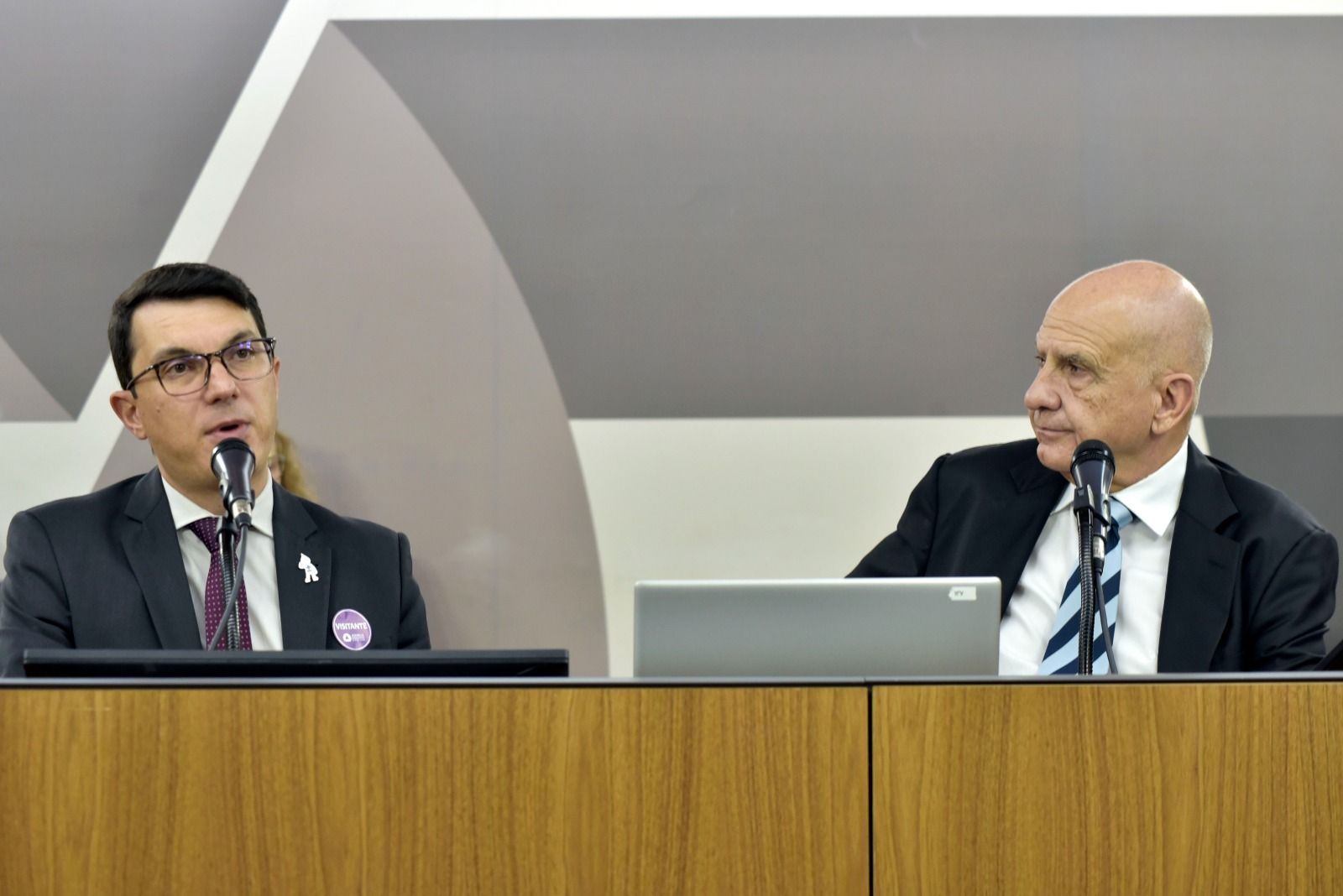 Em audiência sobre falta de vacinas, deputado dispara contra governo Lula: ‘genocídio’