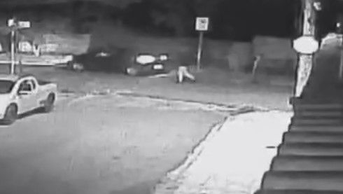 Vídeo: mãe relata trauma após filha ter arma apontada para cabeça em assalto no bairro Eldorado