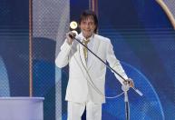 Roberto Carlos deixa hospital no RJ após cirurgia de retirada da vesícula