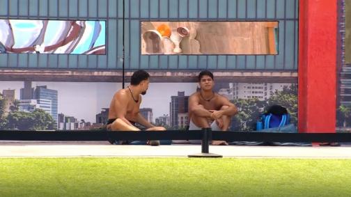 Vinícius e Guilherme cumprem punição no BBB 25