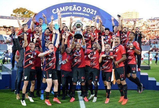 Zé Ivaldo venceu a Sul-Americana duas vezes pelo Athletico-PR