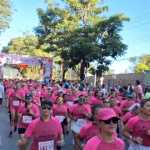 De Brasília de Minas ao pódio: Atleta vence Corrida Elas de Rosa abaixo dos 20 minutos em Montes Claros