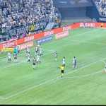 A serviço da seleção, jogador assiste à vitória do Atlético sobre o Grêmio