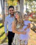 Daniela Carvalho compartilha sua rotina com a família nas redes sociais