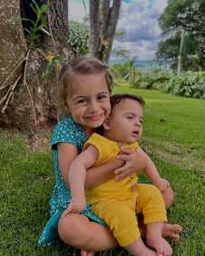 Daniela Carvalho compartilha sua rotina com a família nas redes sociais