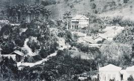 Av. Rio Branco, século XIX. Juiz de Fora. Palacete que foi do Dr João Nogueira Penido, e depois a Casa do Bispo de JF Acervo blog Maria do Resguardo.jpg