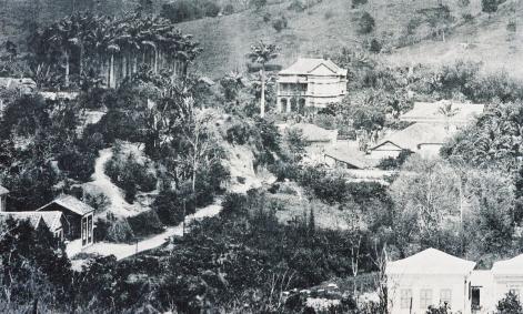 Av. Rio Branco, século XIX. Juiz de Fora. Palacete que foi do Dr João Nogueira Penido, e depois a Casa do Bispo de JF Acervo blog Maria do Resguardo.jpg