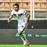 Atacante do América revela que vai passar por cirurgia e pede orações