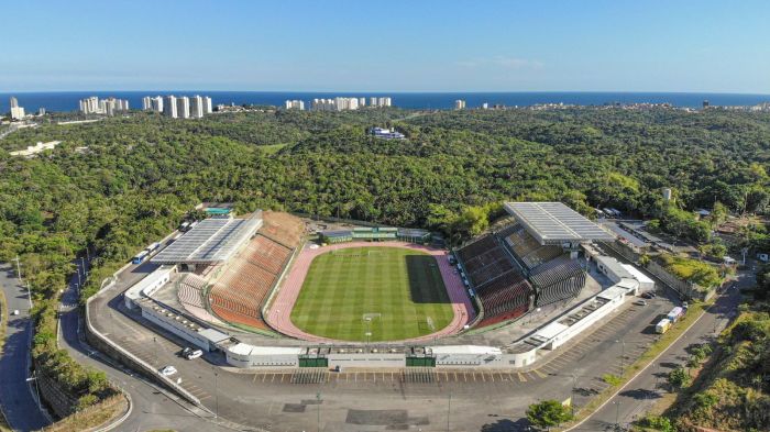 Estádio de Pituaçu, em Salvador (BA), foi a principal casa do Bahia durante a reconstrução da Arena Fonte Nova para a Copa do Mundo de 2014 Estádio de Pituaçu, em Salvador (BA), foi a principal casa do Bahia durante a reconstrução da Arena Fonte Nova para a Copa do Mundo de 2014