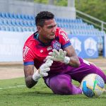 Com Everson na mira, Bahia deve devolver goleiro ao Grêmio; entenda