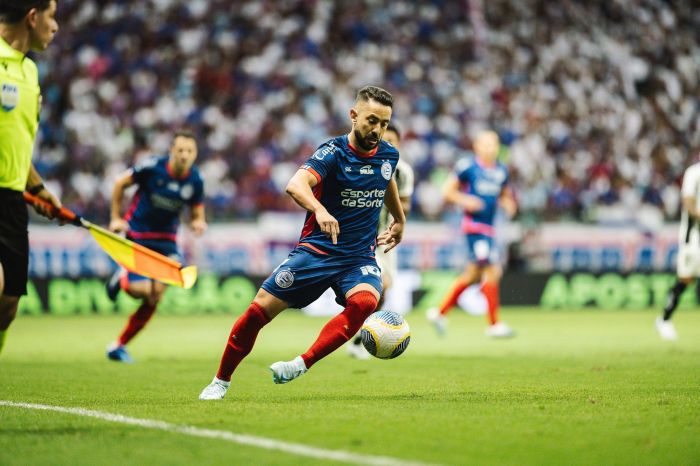 Everton Ribeiro, em ação pelo Bahia