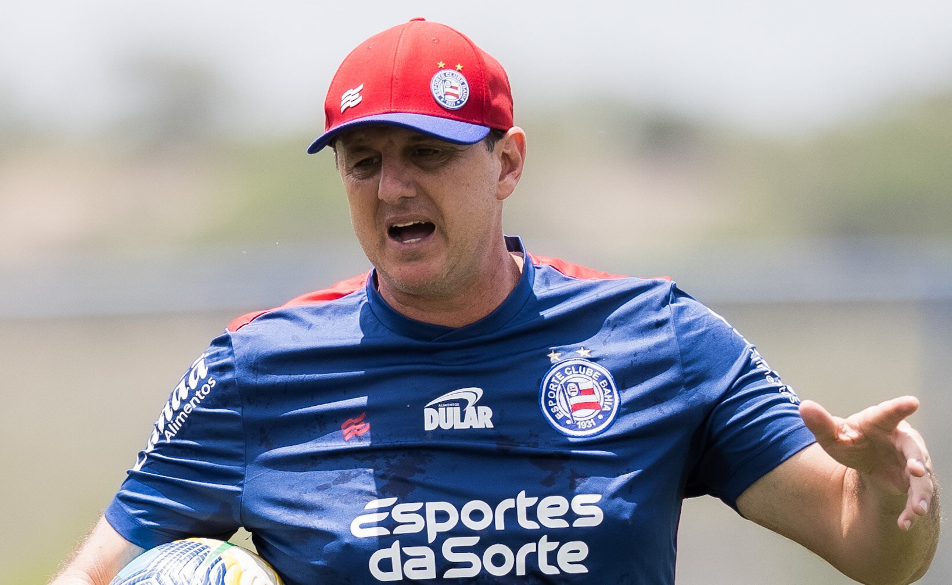 Bahia busca espantar má fase diante do Athletico-PR, que briga contra o Z4