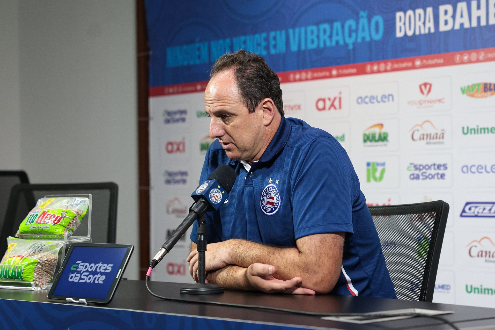 Rogério Ceni reage à goleada sofrida pelo Bahia e reclama de vaias