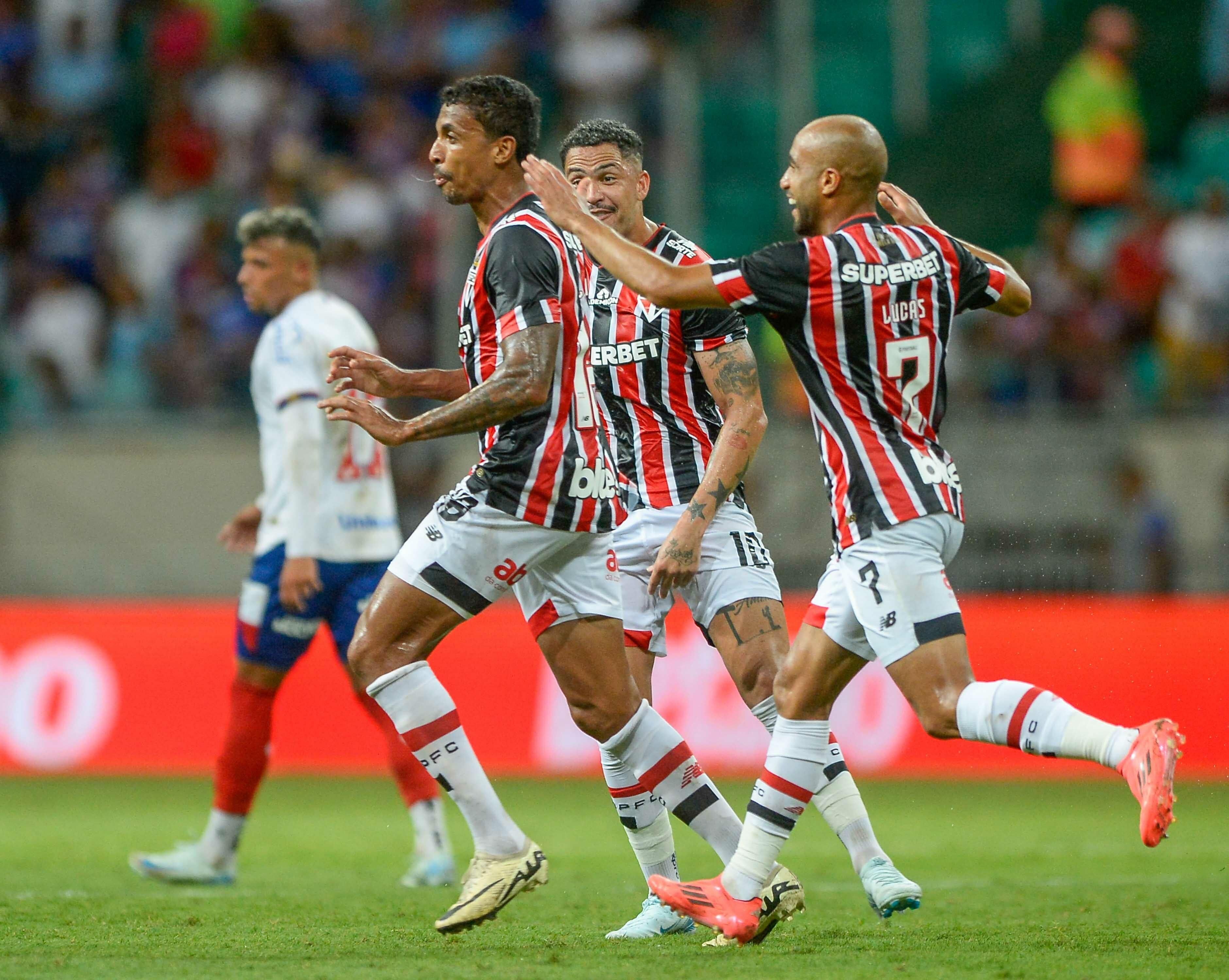 São Paulo goleia Bahia em Salvador e amplia vantagem no G6 do Brasileiro