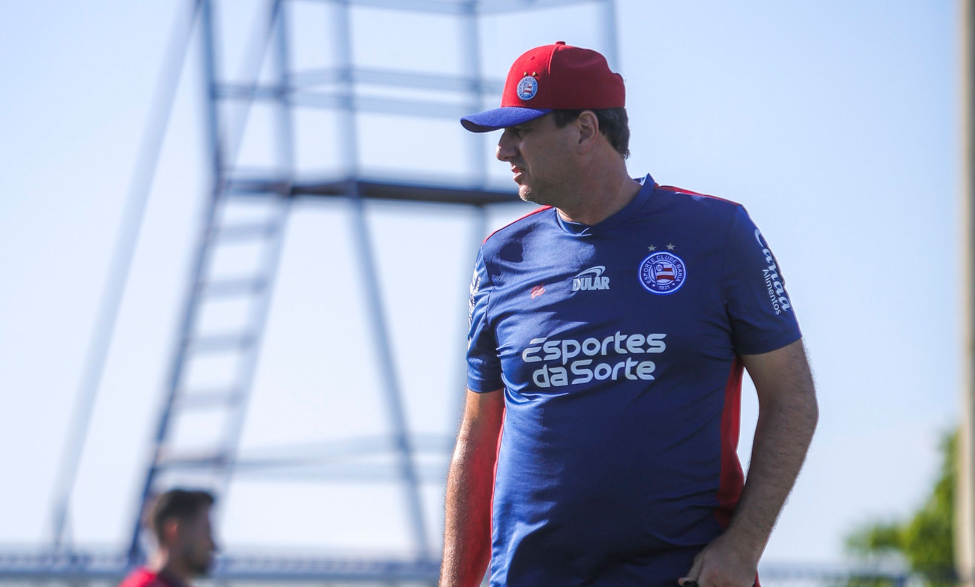 Contra o Bahia, São Paulo busca manter tabu sobre Ceni por vaga no G6