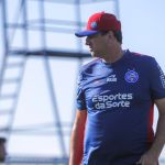 Contra o Bahia, São Paulo busca manter tabu sobre Ceni por vaga no G6