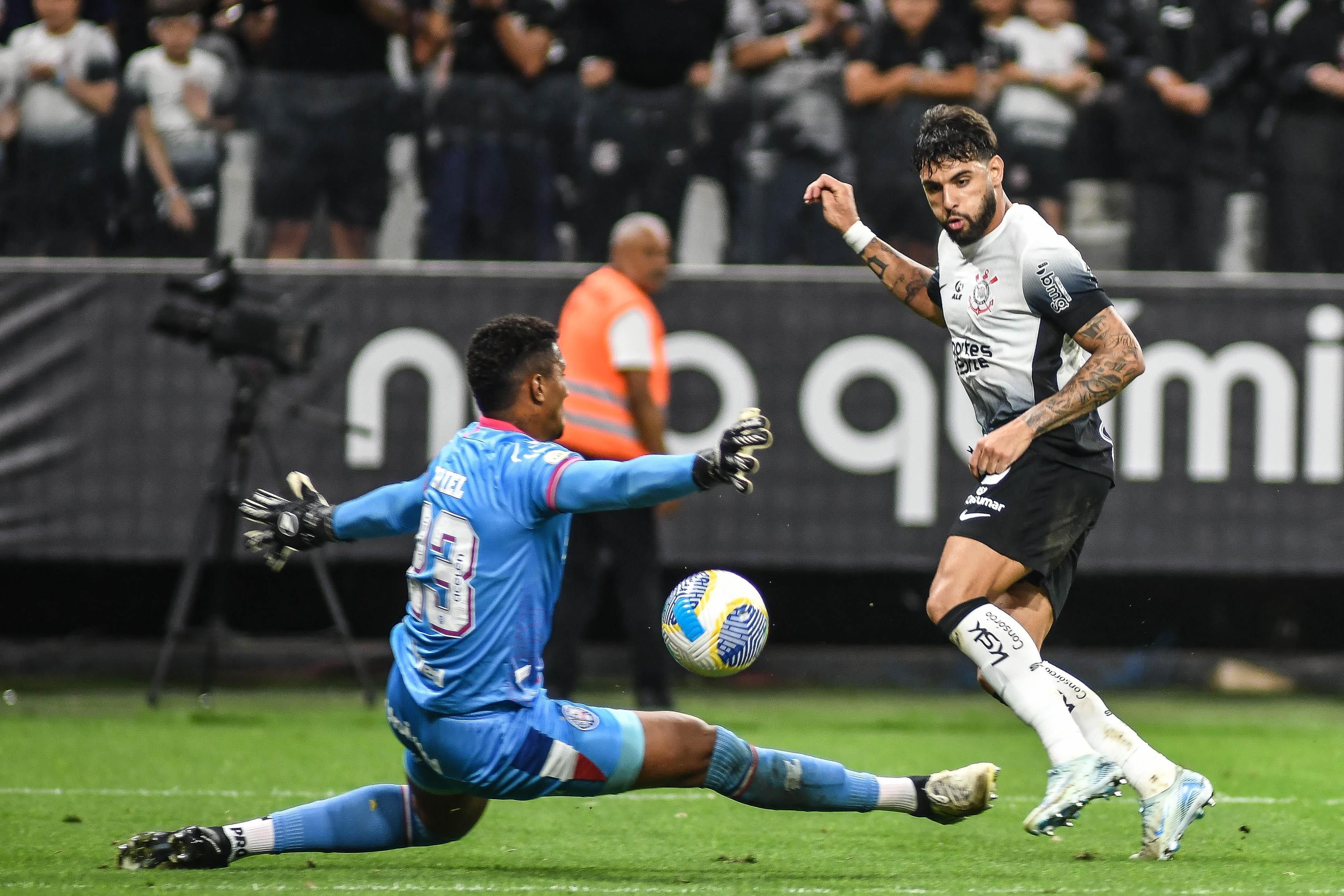 Ceni sai em defesa de goleiro do Bahia após falha contra o Corinthians
