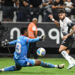 Ceni sai em defesa de goleiro do Bahia após falha contra o Corinthians