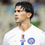 Victor Cuesta se despede do Bahia nas redes sociais: 'Foi uma honra'
