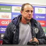 Brasileiro: Ceni reage à derrota do Bahia e pede foco por vaga na Libertadores