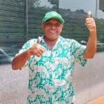 Baleiro Baiano, que trabalha há quase 50 na porta do Minas Tênis, encontra Kombi furtada em BH