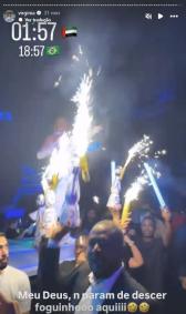 Influenciadora e amigos curtem balada em Dubai