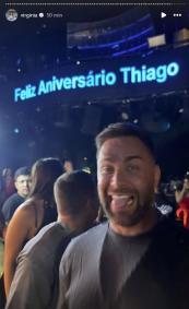 Influenciadora e amigos curtem balada em Dubai