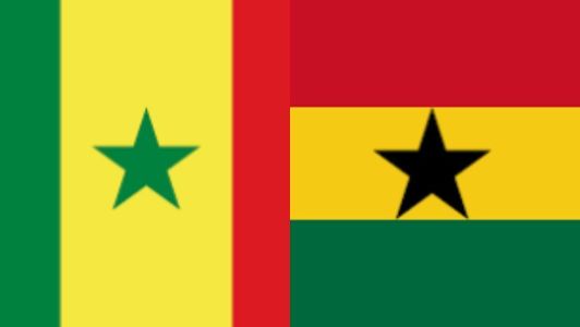 Bandeiras de Senegal e Gana, países que representarão a África na Copa do Mundo