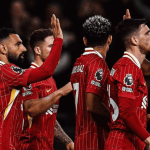 Liverpool sofre, bate lanterna e assume liderança da Premier League