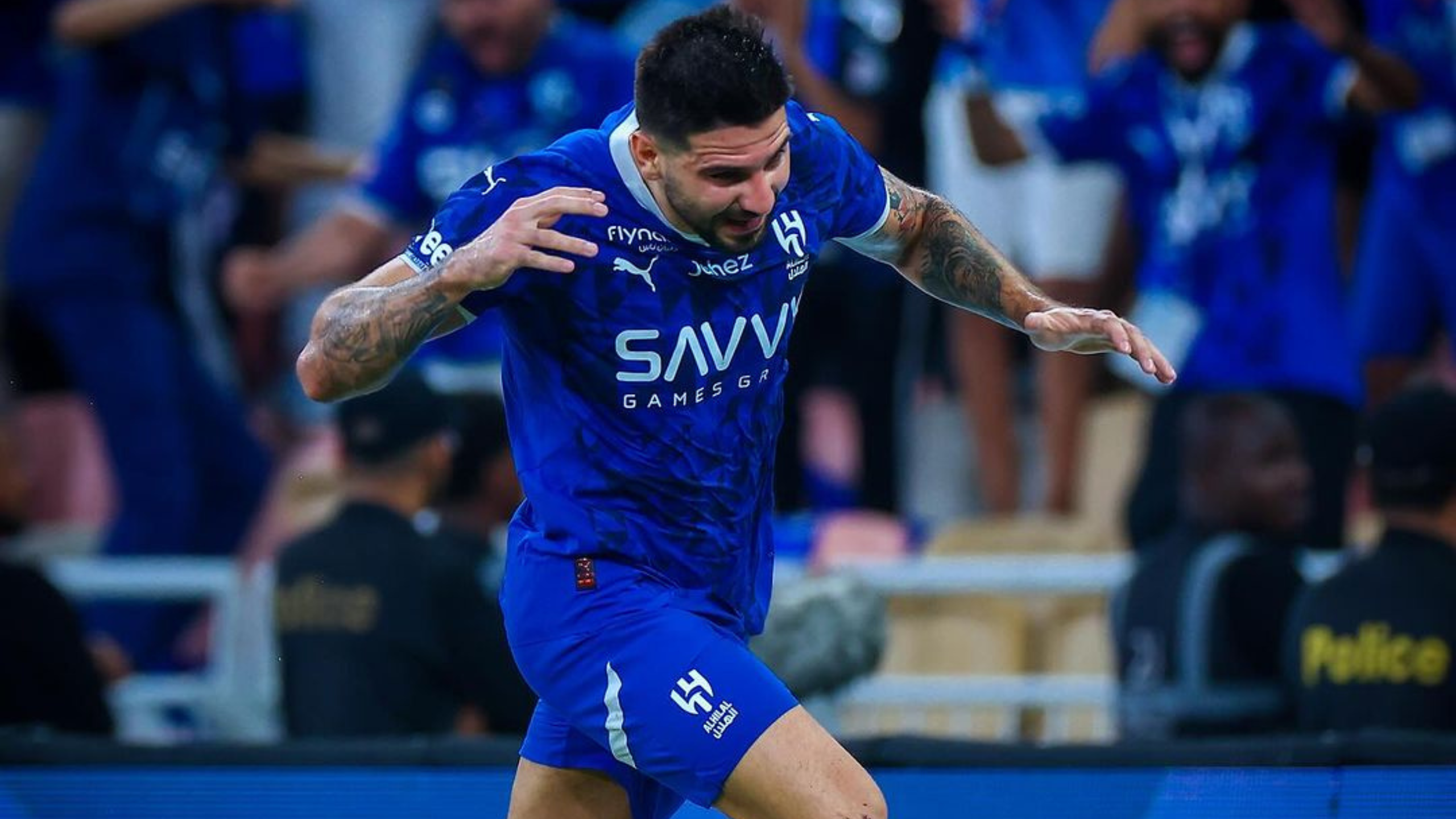 Com brasileiros em campo, Al-Hilal vence Al-Ahli de virada e segue na ponta do Sauditão