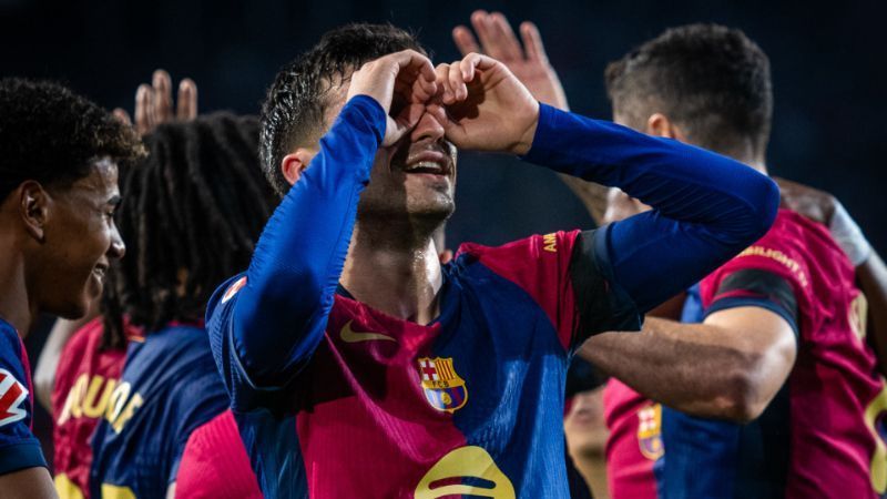 Barcelona goleia Sevilla e mantém liderança isolada da LaLiga