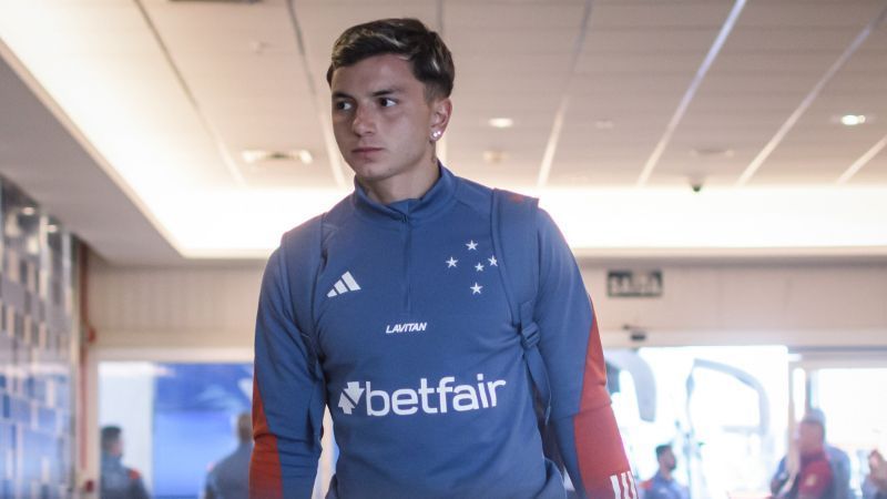 Cruzeiro tem dez jogadores pendurados para jogo contra o Athletico-PR