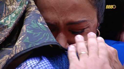 Gracyanne pede desculpas à casa e se diz envergonhada