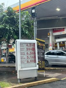 Diesel sobe R$ 0,38 e motoristas reclamam